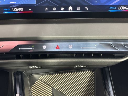 Used 2025 BMW X3 xDrive30i AWD/4WD image 18