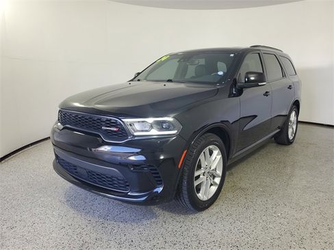 Used 2024 Dodge Durango GT image 2