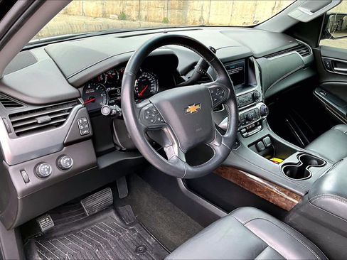 Used 2019 Chevrolet Tahoe LT w/ Luxury Package image 18
