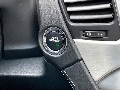 Used 2019 GMC Yukon SLT image 28