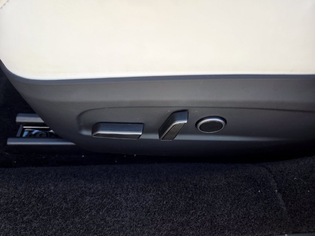 Used 2025 Tesla Model 3 Performance AWD/4WD image 5