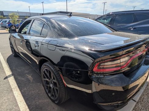 Used 2018 Dodge Charger R/T RWD image 4