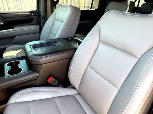 Used 2024 Chevrolet Suburban Z71 w/ Z71 Off-Road Package AWD/4WD image 10