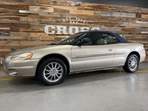 Used 2002 Chrysler Sebring Limited image 13