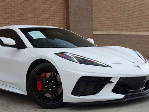 Used 2021 Chevrolet Corvette Stingray Preferred Cpe w/ Z51 Performance Package RWD image 8