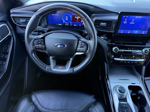 Used 2022 Ford Explorer ST image 25