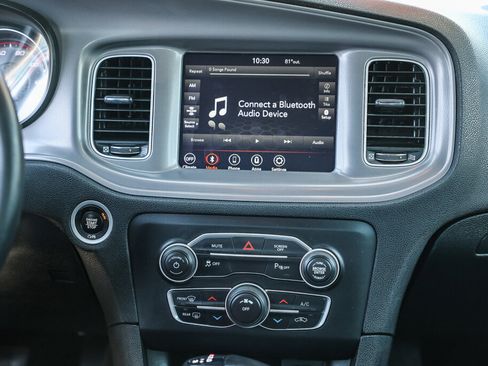 Used 2023 Dodge Charger SXT RWD image 3