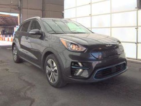 Used 2022 Kia Niro EX w/ Cold Weather Package image 3
