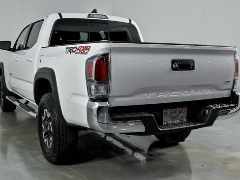 Used 2021 Toyota Tacoma TRD Off-Road AWD/4WD image 10