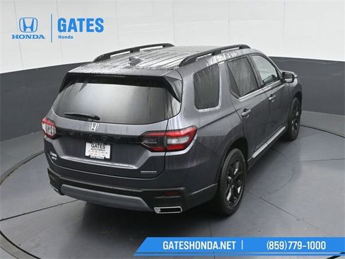 Certified 2025 Honda Pilot Touring image 56