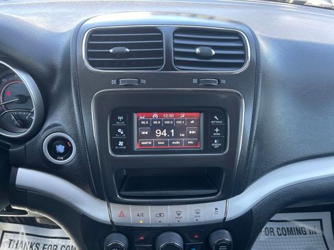 Used 2018 Dodge Journey SE w/ Blacktop Package FWD image 23