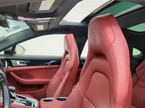 Used 2023 Porsche Panamera Platinum Edition image 32