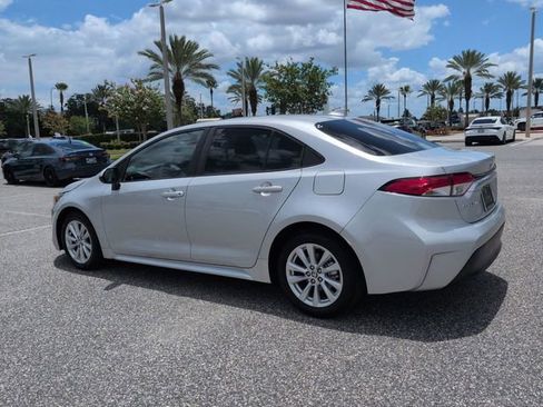 Used 2023 Toyota Corolla LE w/ LE Premium Package FWD image 6