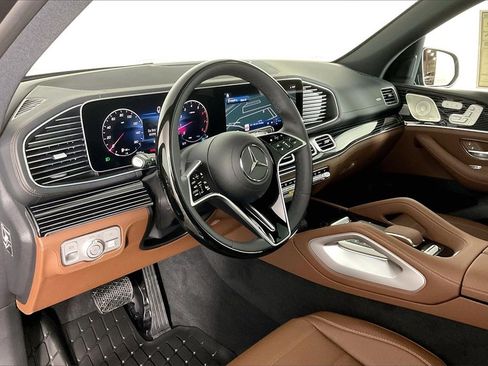 New 2026 Mercedes-Benz GLS 450 4MATIC image 6