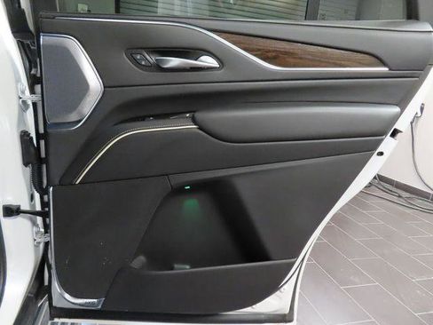 Certified 2022 Cadillac Escalade Premium Luxury Platinum AWD/4WD image 38