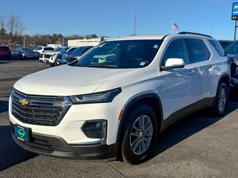 Certified 2022 Chevrolet Traverse LT image 3