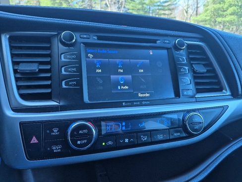 Used 2016 Toyota Highlander XLE AWD/4WD image 26