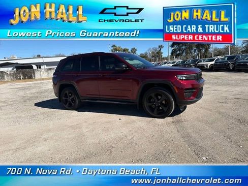Used 2024 Jeep Grand Cherokee Altitude image 14