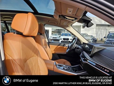 Used 2023 BMW X7 xDrive40i w/ Parking Assistance Package image 10
