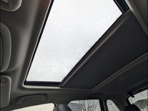 Used 2022 Subaru Forester Touring image 23