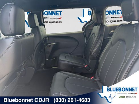 New 2026 Chrysler Pacifica Select FWD image 22