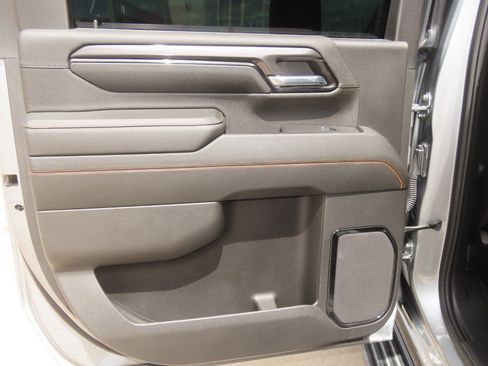 Used 2024 GMC Sierra 2500 AT4 AWD/4WD image 19