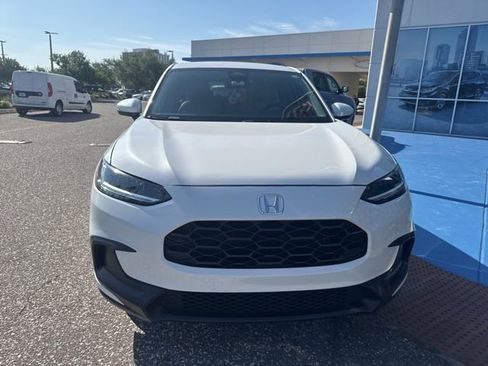 Certified 2025 Honda HR-V LX image 2