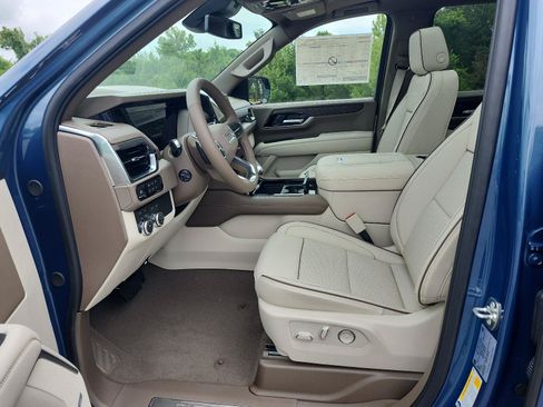 New 2026 GMC Yukon XL Denali w/ Sun & Power Step Package AWD/4WD image 17