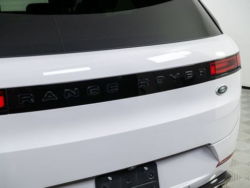 Used 2023 Land Rover Range Rover Sport SE Dynamic image 36