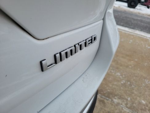 Used 2024 Jeep Grand Cherokee Limited image 24