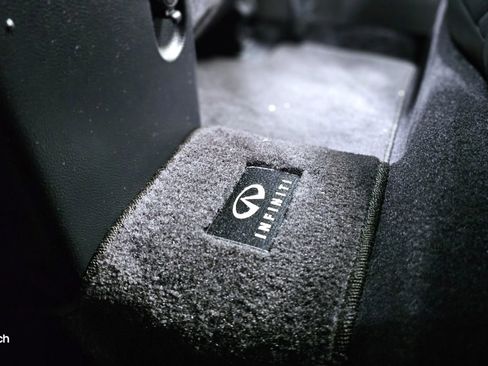Used 2011 INFINITI FX35 2WD w/ Premium Pkg image 31