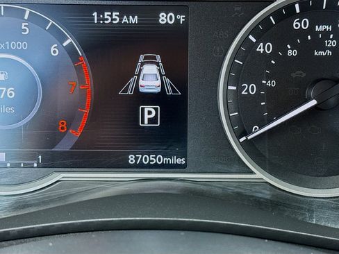 Used 2022 Nissan Versa SV image 8