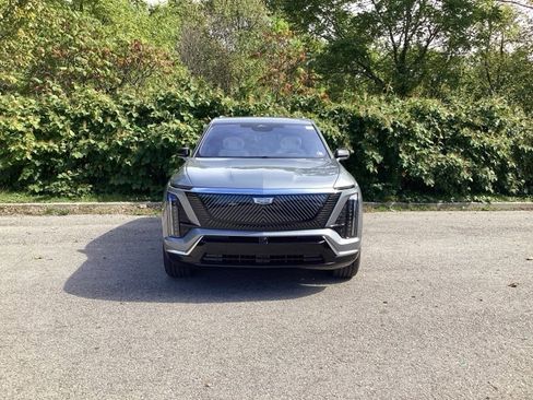 New 2026 Cadillac Vistiq Luxury w/ LPO, Floor Liner Package image 2