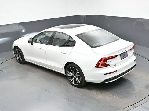 Used 2025 Volvo S60 B5 Core FWD image 20