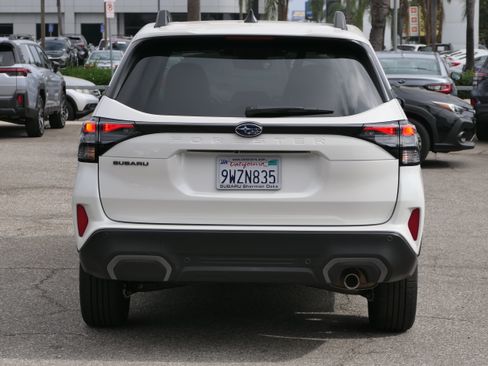 Used 2025 Subaru Forester Limited AWD/4WD image 4