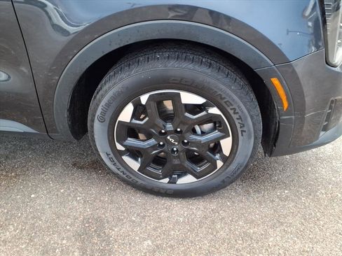 Used 2025 Kia Sorento S w/ Panoramic Sunroof Package image 5