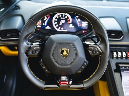 Used 2023 Lamborghini Huracan EVO AWD/4WD image 25