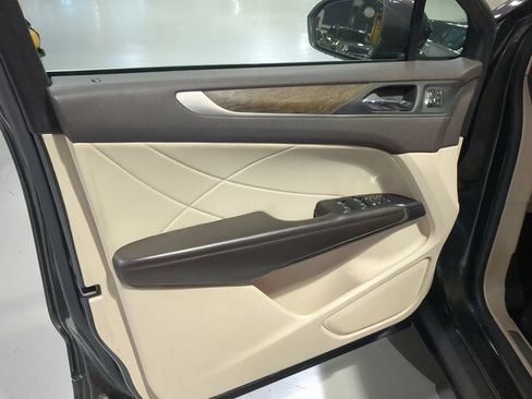 Used 2019 Lincoln MKC Reserve w/ MKC Climate Package AWD/4WD image 14