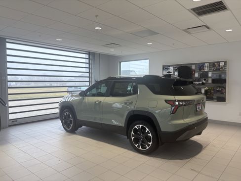 New 2026 Chevrolet Equinox LT w/ Convenience Package II image 3