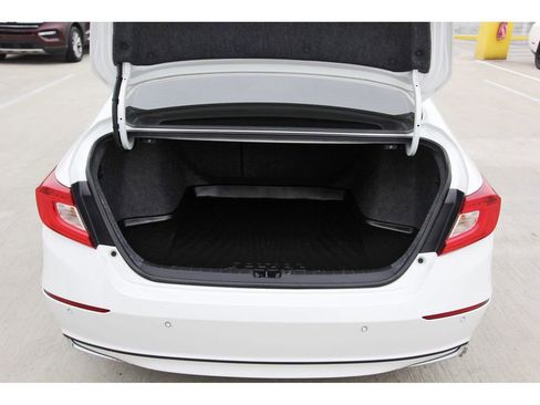 Used 2021 Honda Accord Touring image 29