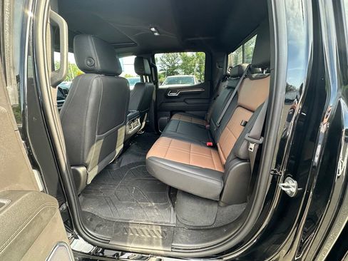 Used 2023 Chevrolet Silverado 1500 High Country w/ High Country Premium Package AWD/4WD image 22
