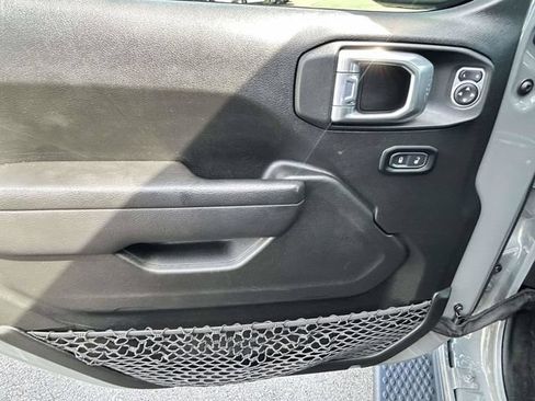 Used 2022 Jeep Wrangler Sport AWD/4WD image 16