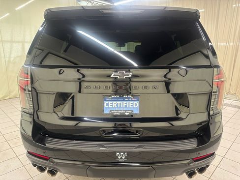 Used 2025 Chevrolet Suburban Z71 image 6