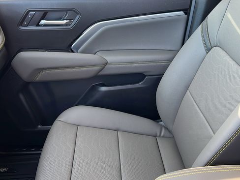 New 2026 Chevrolet Colorado ZR2 w/ ZR2 Bison Edition image 21