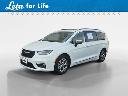 Used 2023 Chrysler Pacifica Limited