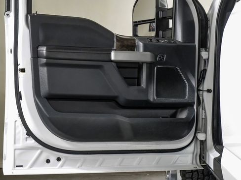 Used 2022 Ford F350 Lariat w/ Lariat Ultimate Package image 32