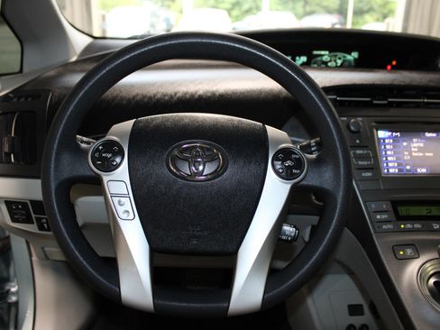 Used 2012 Toyota Prius Two FWD image 10