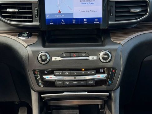 Used 2020 Ford Explorer Limited image 17