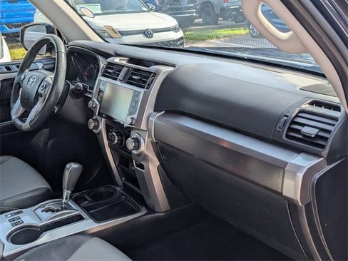 Used 2020 Toyota 4Runner SR5 Premium image 14