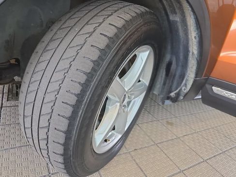 Used 2017 Ford Explorer XLT w/ Equipment Group 202A FWD image 23
